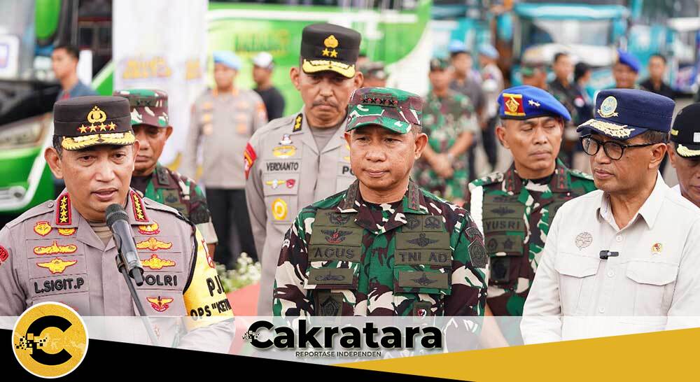 Panglima TNI Hadiri Pelepasan Mudik Gratis Polri Presisi 2024 di Silang Monas