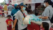 (PIK) 2 bersama Yayasan Buddha Tzu Chi salurkan ribuan paket sembako peduli dampak Covid-19 secara serentak di Kecamatan Kosambi