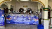 Sambut bulan suci Ramadhan yang penuh berkah, polisi melakukan kegiatan seperti membersihkan masjid dan memberikan perlengkapan shalat