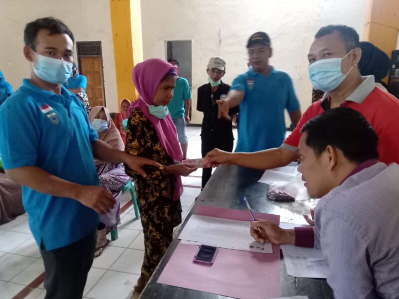 (Pemdes) Panimbang Jaya menyalurkan Bantuan Langsung Tunai Dana Desa (BLT DD) tahap pertama periode Januari 2021 kepada 102 Keluarga