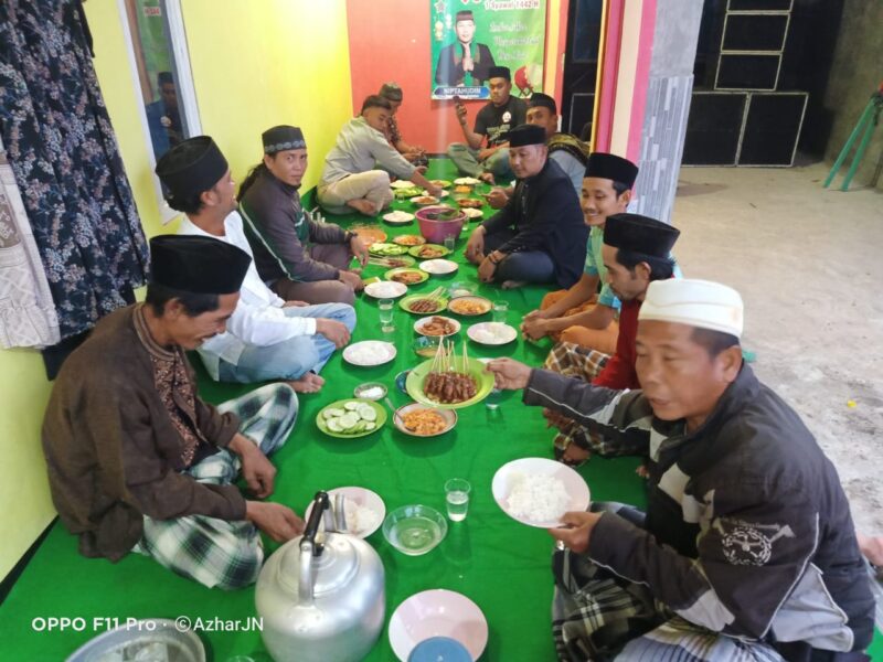 Dalam rangka peningkatan sinergitas pada momentum bulan suci Ramadhan, Ormas Jarum Korcam Kecamatan Cirinten mengadakan silaturahmi