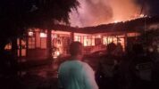 kebakaran yang menghanguskan Kantor Desa Bitung Jaya berlokasi di Jalan Raya Serang KM 12 Kecamatan Cikupa, Kabupaten Tangerang