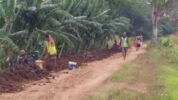 Tidak adanya papan informasi dalam pekerjaan galian kabel tanam menimbulkan dugaan proyek gelap akibat kurangnya transparansi publik