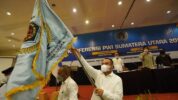 Kapolda Sumut, Irjen Pol RZ Panca Putra Simanjuntak, menyampaikan ucapan selamat kepada H Farianda yang terpilih sebagai Ketua PWI Sumut