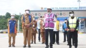 Gubernur Banten Wahidin Halim (WH) mengungkapkan jalan tol turut mendorong aktivitas perekonomian masyarakat.