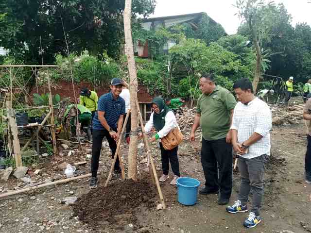 Kasudis Tamhut Jakbar Romi Sidharta.