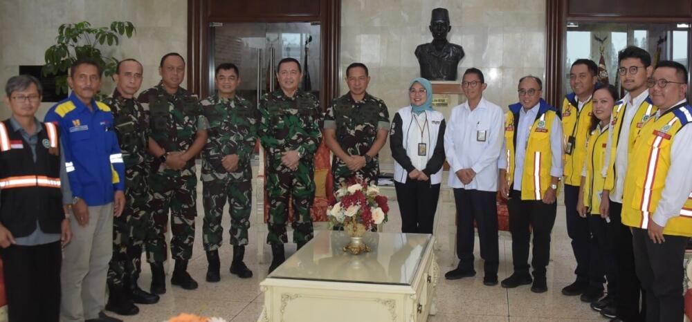 Panglima TNI Jenderal TNI Agus Subiyanto, S.E., M.Si. menerima audiensi Dirjen Bina Marga Kementrian PUPR tentang pekerjaan