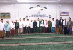 Halalbihalal digelar usai sholat Subuh berjamaah, masih dalam suasana Hari Raya Idul Fitri 1445 Hijriyah,
