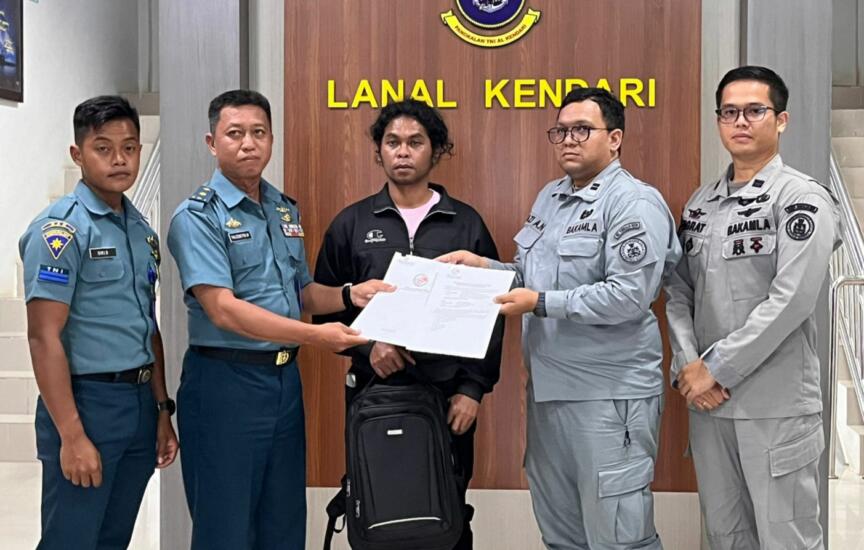 Bakamla RI Tangkap Kapal Bermuatan Nikel dan menyerahkan berkas perkara Kapal TB. Sinar Putra 23/TK. Putra Kapuas 22