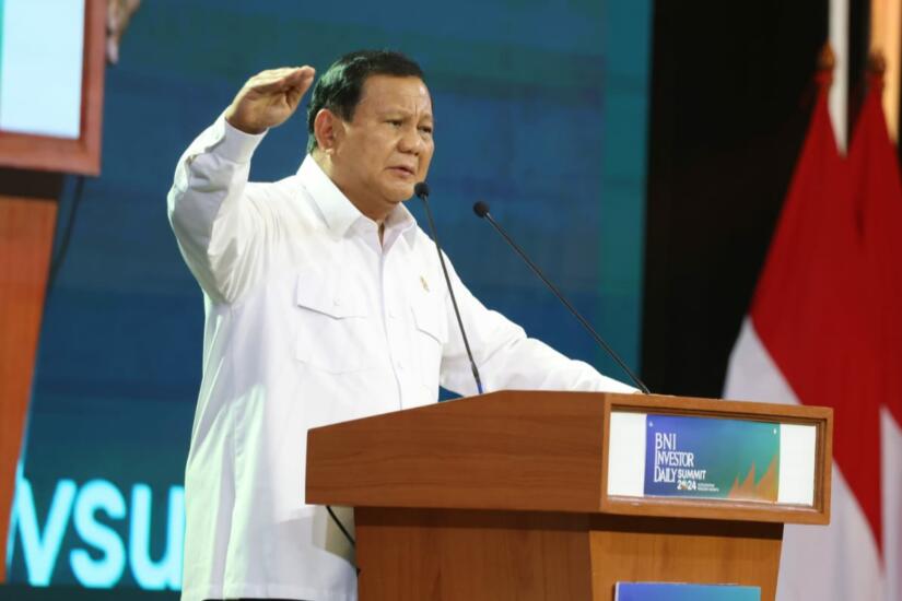 Menteri Pertahanan RI Prabowo Subianto memberikan pandangan pada acara BNI Investor Daily Summit 2024, di Jakarta