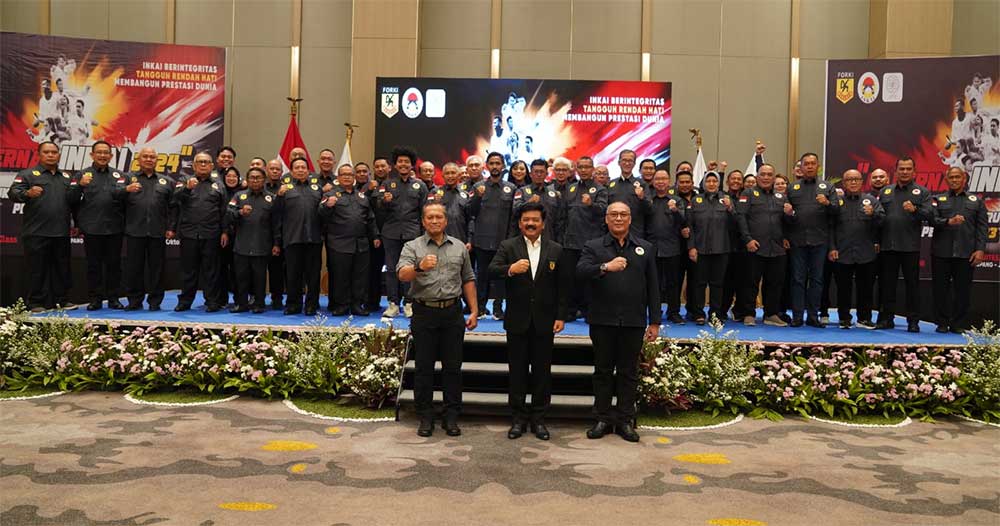 Ketua Umum PB FORKI Marsekal TNI (Purn) Dr. (H.C.) Hadi Tjahjanto, S.I.P. melaksanakan Pengukuhan Pengurus Pusat INKAI