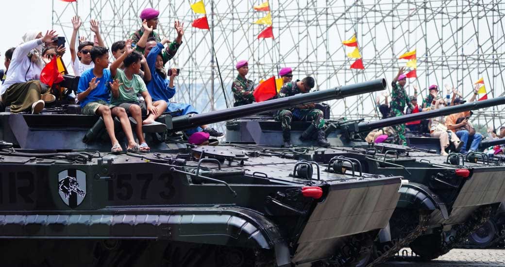 Panglima TNI Jenderal TNI Agus Subiyanto meninjau Kesiapan Puncak Peringatan HUT TNI Ke-79 Hari Ulang Tahun Tentara Nasional Indonesia