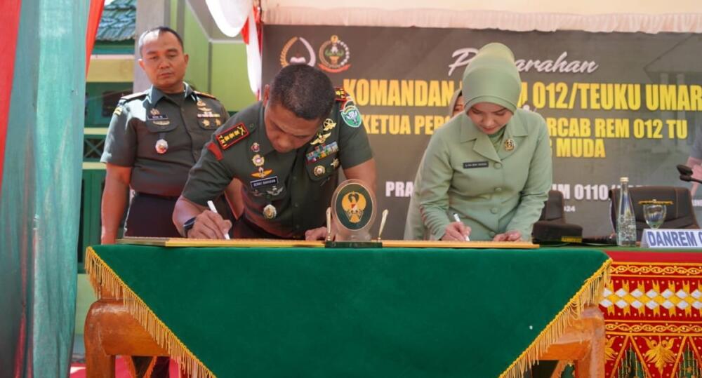 Danrem Teuku Umar mengajak seluruh prajurit dan Persit di lingkungan Kodim 0110/Abdya untuk tetap senantiasa bersyukur kepada Tuhan