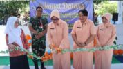 Ketua Yasarini Pengurus Cabang Lanud Sultan Hasanuddin Ny. Liska Bonang Bayuaji, meresmikan Aula TK Angkasa 3