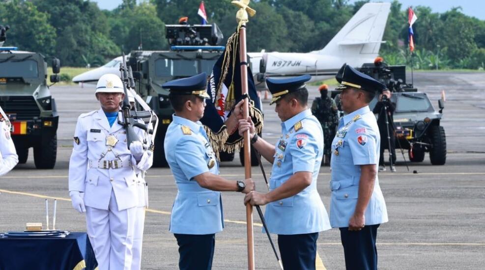 Panglima Komando Operasi Udara (Pangkoopsud) II,  Marsda TNI Deni Hasoloan Simanjuntak, S.E., memimpin upacara Serah Terima Jabatan