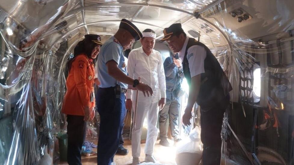 Satuan jajaran Komando Operasi Udara II, Skadron Udara 4, menggelar Operasi Modifikasi Cuaca dalam upaya mengantisipasi bencana banjir