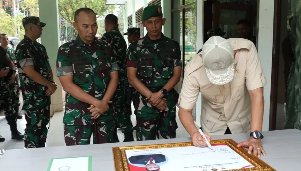 Pangdam XIV/Hasanuddin Dampingi Menteri Pertahanan Republik Indonesia dalam melakukan kunjungan kerja