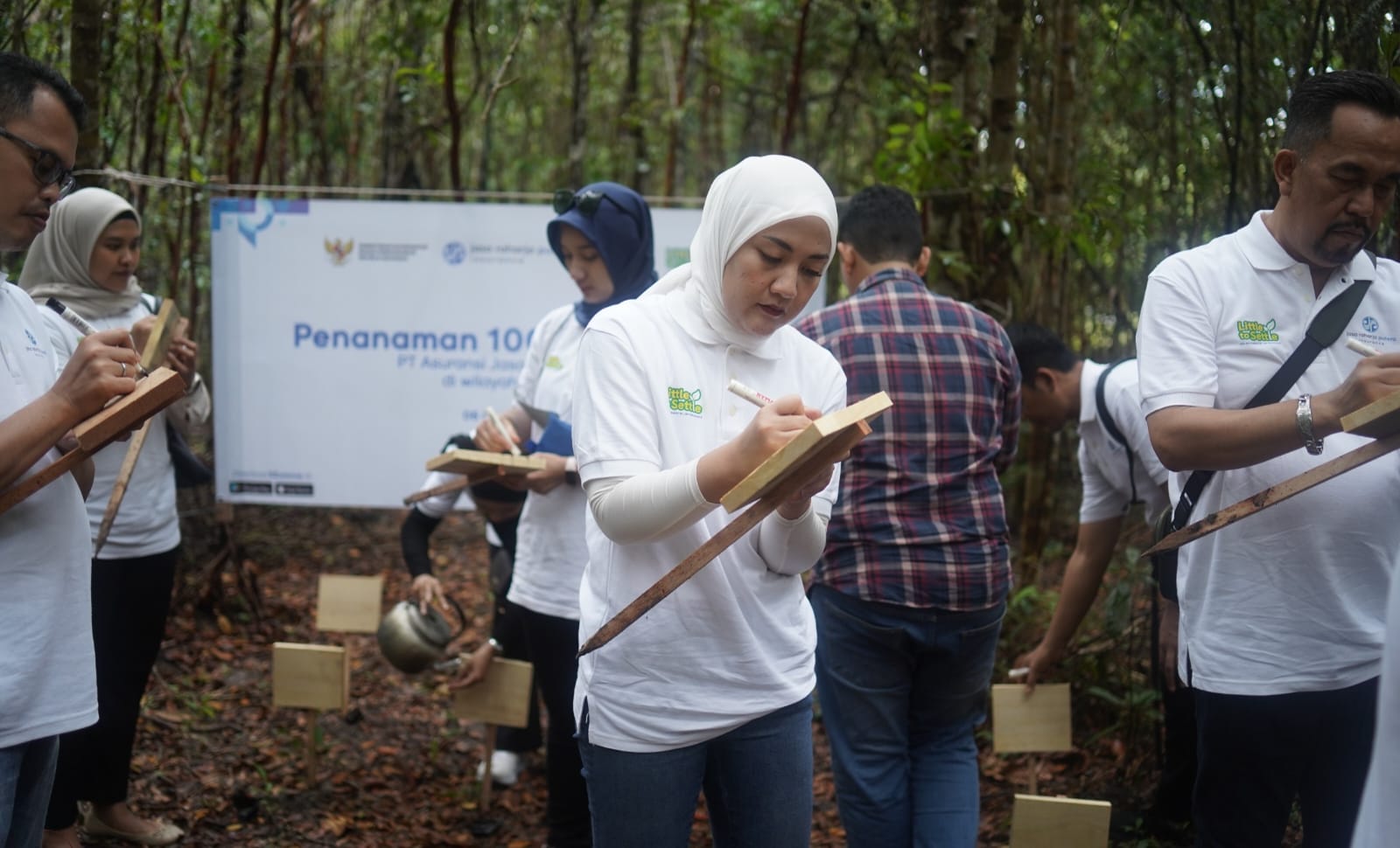 PT Asuransi Jasaraharja Putera kembali menunjukkan komitmennya terhadap pelestarian lingkungan melalui program Corporate Social Responsibility (CSR).