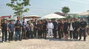 Kehadiran Deretan Artis Ternama dari ibu kota yaitu kang Komar pemeran film preman pensiun, artis band ibu kota Putra Zigas