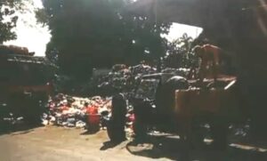Sampai dengan di muatnya berita ini, Pengelolaan Sampah di Dipo DPR Pancoran, masih semeraut dengan penumpukan sampah