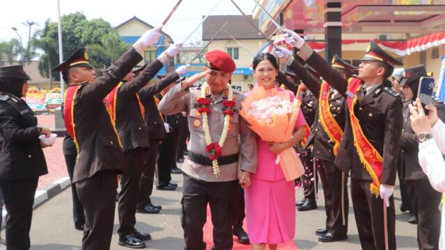 Polres Lebak Polda Banten menggelar Apel Satuan dan Farewell Parade dalam rangka penyambutan Kapolres