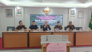 Kejaksaan Negeri (Kejari) Jakarta Barat berhasil memulihkan kerugian keuangan negara sebesar Rp5.194.315.000 dalam perkara dugaan tindak pidana korupsi pembebasan tanah