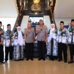 Kapolda Banten Ijen Pol Hengki melepas tujuh personel Polda Banten Tunaikan Ibadah Umrah ke tanah suci Mekkah