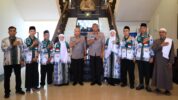 Kapolda Banten Ijen Pol Hengki melepas tujuh personel Polda Banten Tunaikan Ibadah Umrah ke tanah suci Mekkah