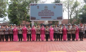 Kapolres Lebak Polda Banten AKBP Arninsi, SH, SIK, MSi memimpin Upacara Sertijab Kabag SDM, Kasat Binmas,