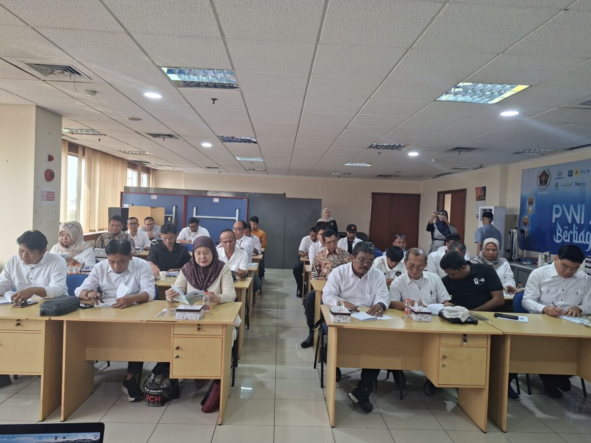 Orientasi Kewartawanan dan Keorganisasian (OKK). Angkatan ke-25 Tahun 2026 yang diikuti 29 peserta di Sekretariat PWI Jaya, Senin (26/10/2026).