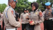 Kabid Propam Polda Banten Kombes Pol Murwoto, memimpin apel pagi dan pemeriksaan anggota Polres Lebak